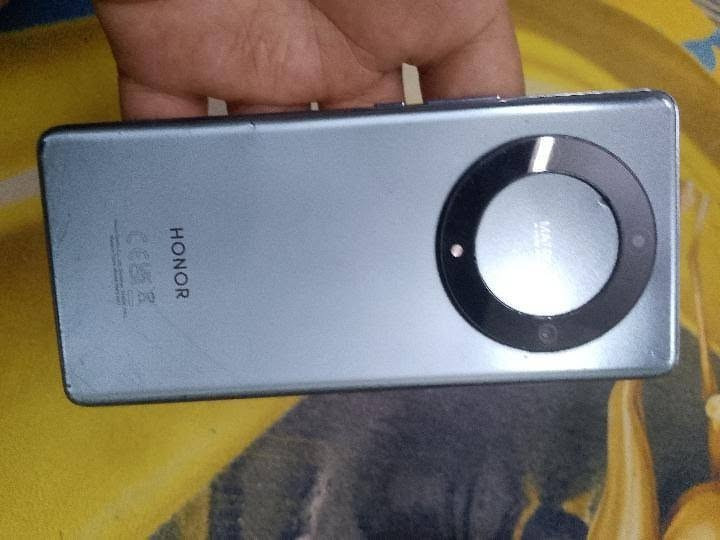 هونر X9 a 5G ذاكره 256 جهاز بلادي بس بي كسور بشاشه ميعجبك لا تكسر بي مراوس جهاز شعدك نزل بغداد ***********
