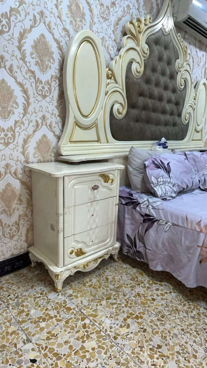 غرفة نوم عراقية • ٨ قطع • نواقص