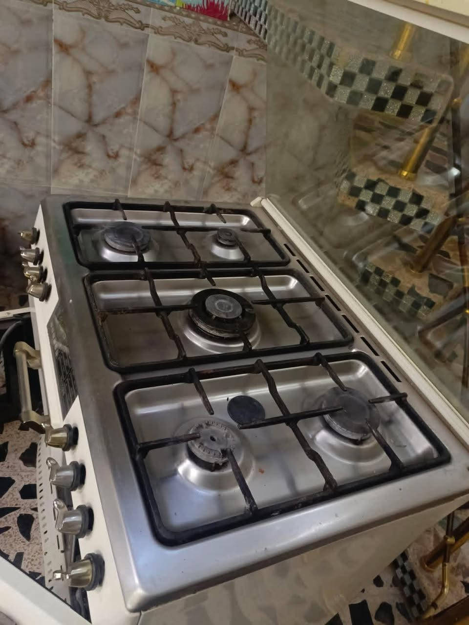 طباخ • نضيف • استعمال قليل