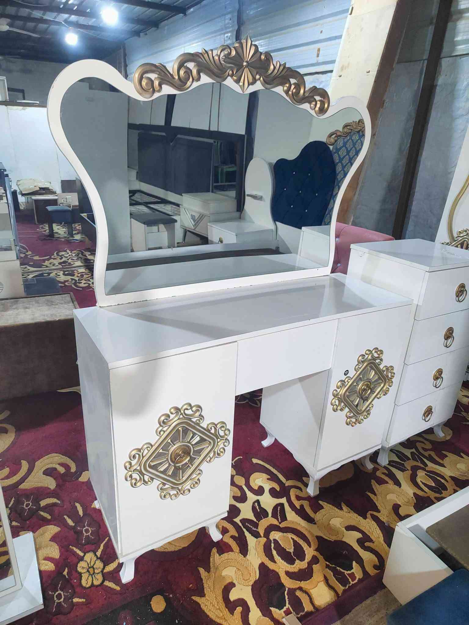 غرفه 8 قطع • كلش نضيفه • مجال بسيط