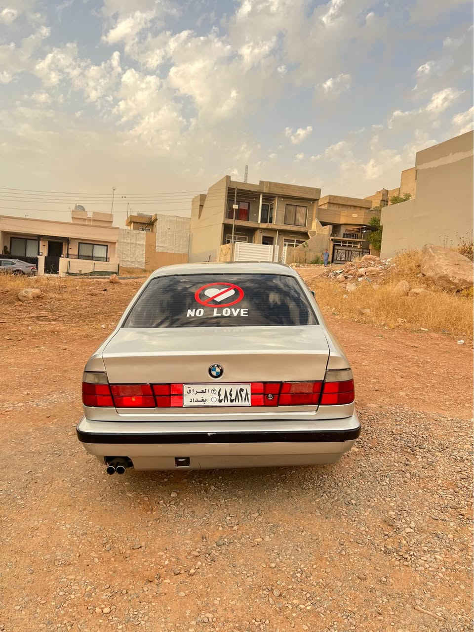 Bmw 525 گێر عادی 
مودیل 1992
ئارم پلاستیک هەولیر بەشەرت ئارم ئوەلیات
سعری ٣٨ گلا معامەلە 
پێشو پشتی کەپسە لیدانی نیە 
موسو براوەی بەشەرتە 
گێرو مەکینەی بەشەرتە 
تەقەو رەقەی نیە 
مەسروفی تیا نیە ئەت دەمی بەس بەنزینی تیکەیت 
٢٥٠ تیابو من ٥ گلا دەبرم سەیارەکە زۆر زۆر بەقۆتە 
قۆتی لەقەدەر خوی نیە بەس ماشاالله ی دەویت 
مواسەفات:
مەکینە کەپس 
جام کارەبا 
لایت ئەلقە 
پێش گەورە 
بلوتوز تەنزیل 
سوکانی M
دەعامی M
شوین کۆیە موشتەری تەلەفون بکە فایبەرو واتسئەپ کراوەتەوە: *********** كويسينجاك, أربيل
