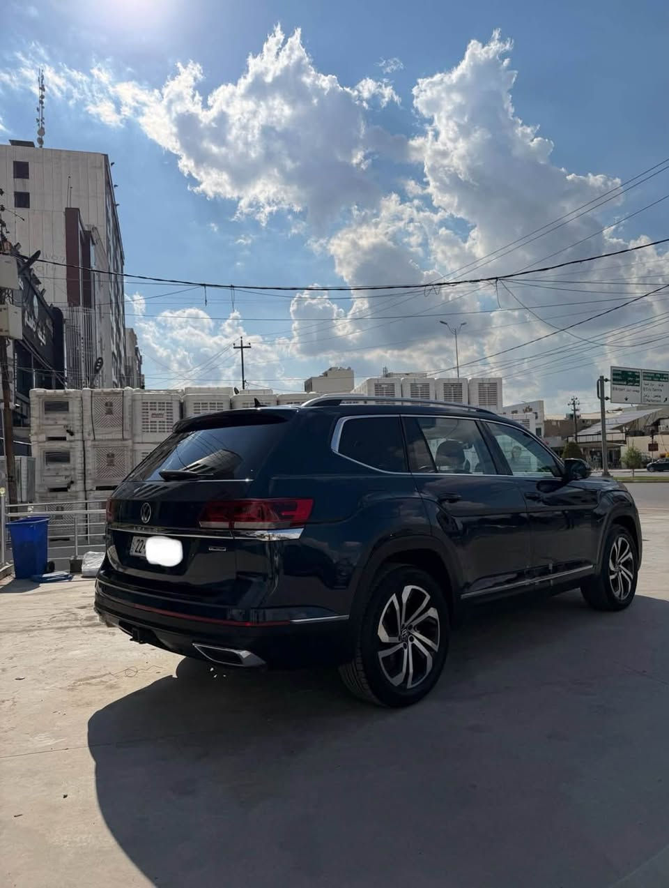 للبيع او مراوس بأطلس كروز سبورت 2024 فما فوق
الموديل: 2021
الفئة: SEL Premium – فول مواصفات
المحرك: V6 – 6 سلندر تنفس طبيعي
نظام الدفع: رباعي 4Motion

• تشغيل بصمة + دخول ذكي بدون مفتاح
• تشغيل عن بُعد
• مقاعد جلد كهربائية مع ذاكرة
• تدفئة و تبريد المقاعد الأمامية
• تدفئة للمقاعد الخلفية
• تدفئة الستيرن
• بانوراما + سلايد
• كاميرات 360° درجة
• حساسات 360° درجة
• رادار أمامي خلفي مانع اصطدام
• نظام Auto Park ( ركن تلقائي ) 
• مثبت سرعة متكيف
• تحذير الخروج عن المسار
• نظام النقطة العمياء
• تنبيه حركة المرور الخلفية
• نظام Auto Start/Stop
• شاشة عدادات Digital Cockpit
• سستم صوت Fender Premium
• شاحن لاسلكي للموبايل
• مداخل USB
• إضاءة LED متكيفة
• مرايا كهربائية قابلة للطي
• باب صندوق خلفي كهربائي
• ستائر جانبية خلفية
• أنظمة قيادة متعددة:
Eco / Normal / Sport / Custom / Snow / On-Road / Off-Road 
• ويل قياس 21 إنج
• بالإضافة إلى العديد من المواصفات 

الضرر : ضربتها خفيفة شوية من البنيد و جاملغ بدون ايرباكات كلها سليمة ( حتى الراديتر سليم ) 

💰 السعر: 220$ 
📞 للأستفسار: ***********
