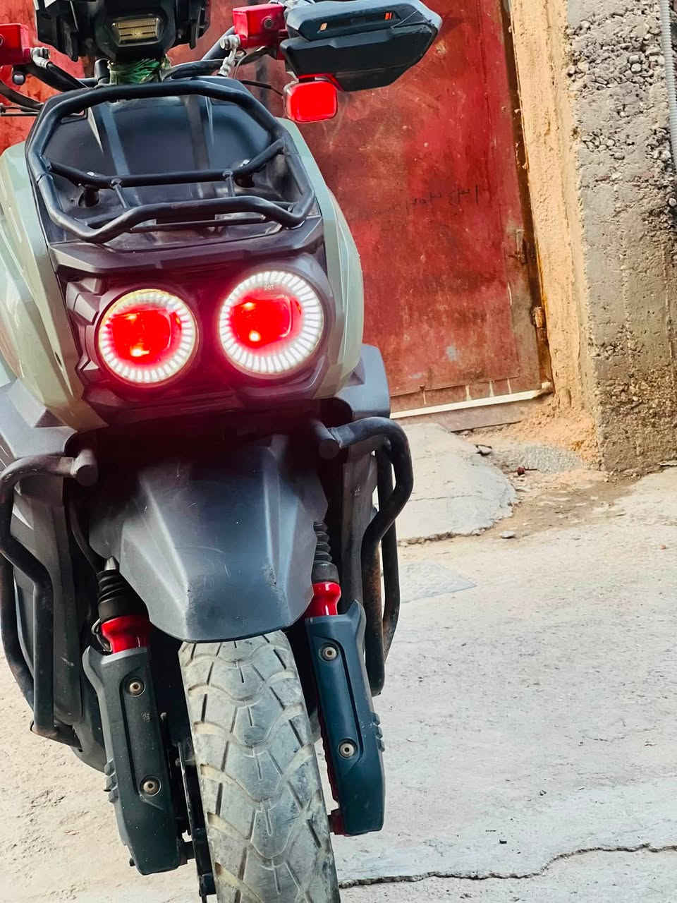 دراجه للبيع نضيفه يشتغل سلف وهندر مابيها اي مشاكل كهربائيات كامله حساس يشتغل سعر 650 وبيها مجال مكاني كربلاء طويريج للاستفسار ***********
