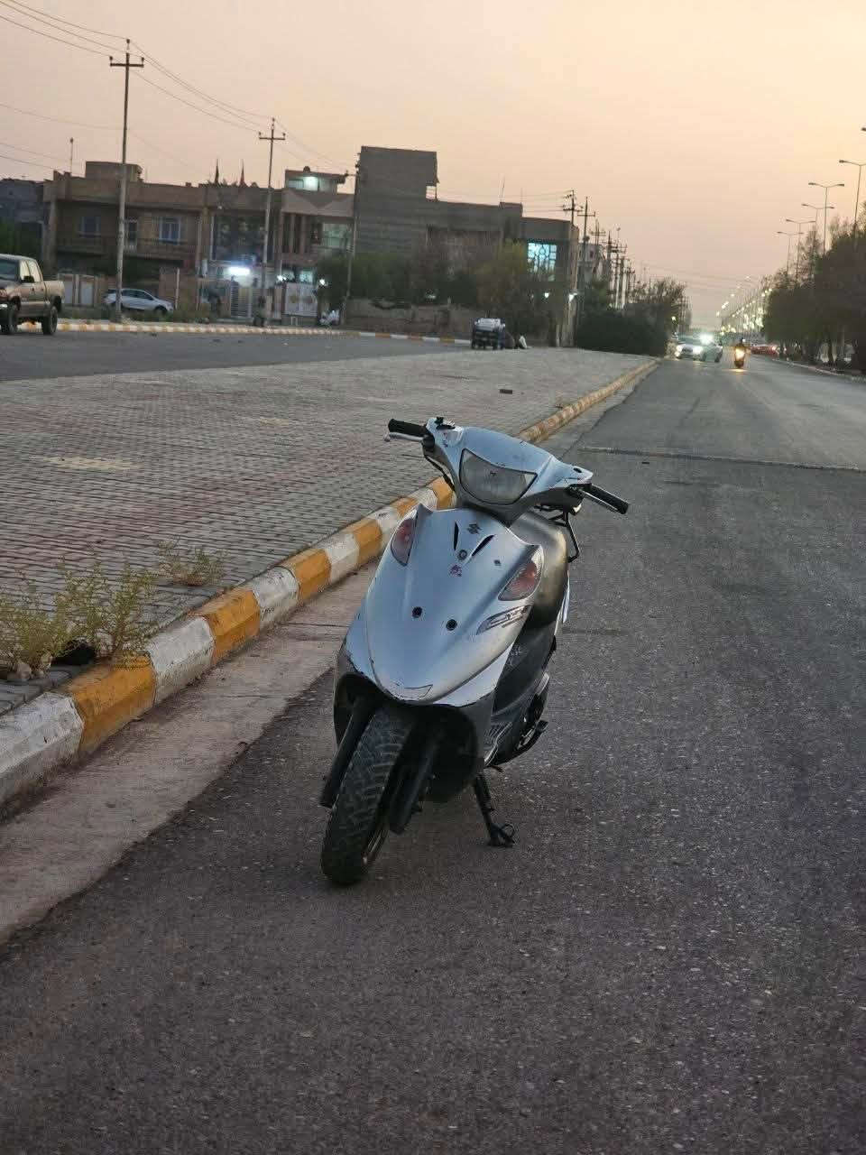 ادرس قديم
دراجة نضيفة وناعمة
سعر 400 
خاص او اتصل ***********
