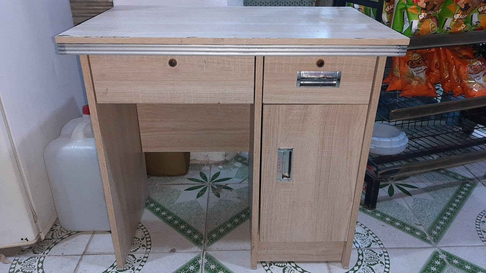 اغراض مستعملة نضاف للبيع مكان اربيل هفالان للتواصل ***********
