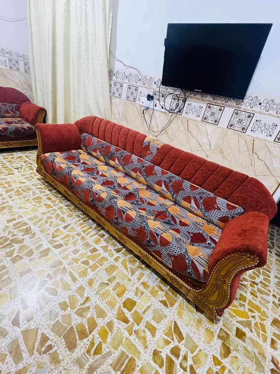 ديون نظيف 7 متر بدون زاويه السعر 200 الف وبيه مجال لخاطر الطيبين
عنوان يارمجة الشرقية ***********
