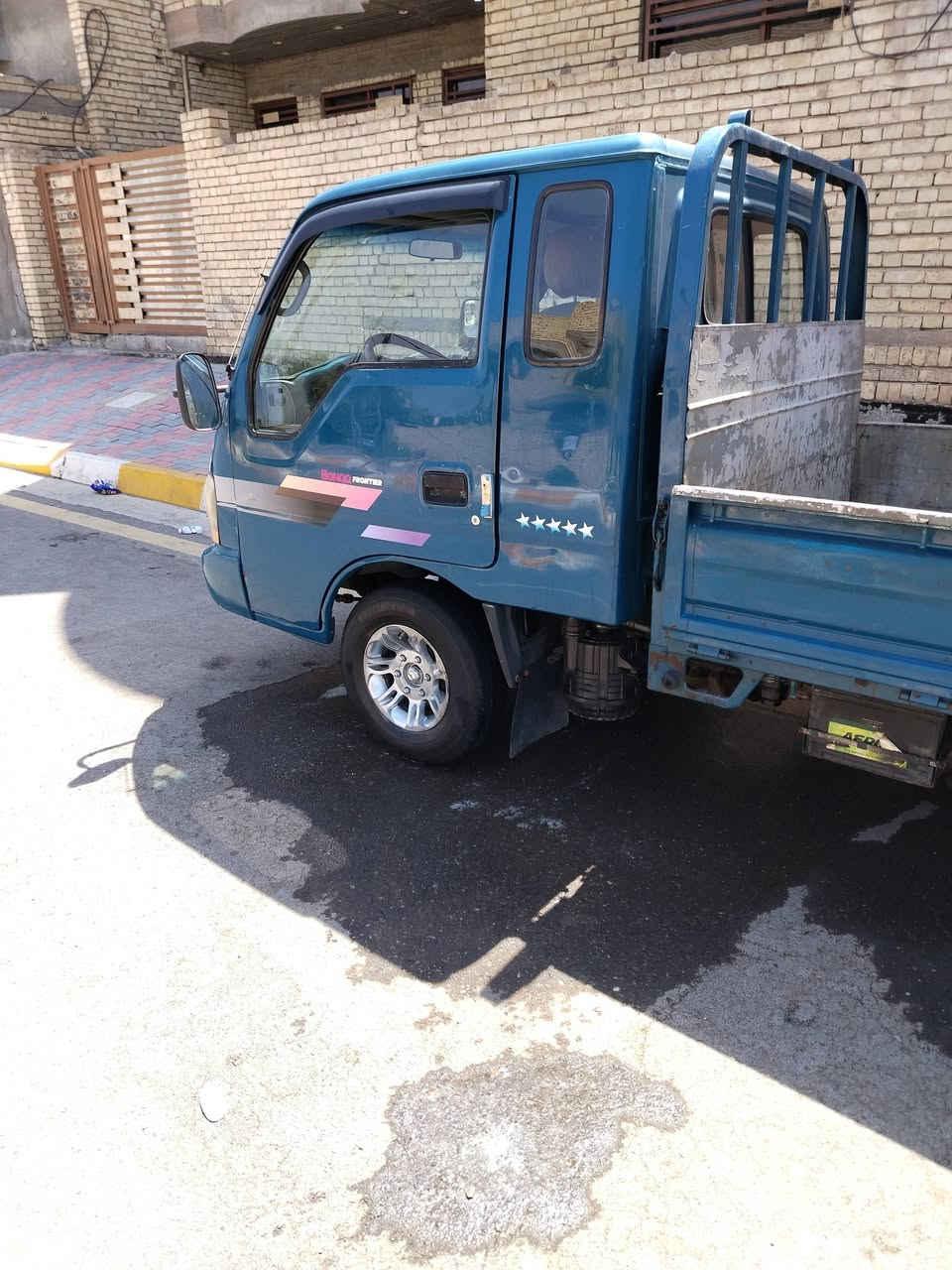 السلام عليكم كيا أم عيون ٢٠٠١ رقم بغداد سنويه جديد كير اكسن شاصي مكفول رقم شاصي لا دك ولا كص محرك مجفته جديد بم نوزلاات مجفته جديد تخم تايرات أمامي خلفي ماصرههن هواي من بدلتهن جديد سياره مكفول من الضربه  سنتر لوك ريمونن سياره جاهز من كلش السعر ٧٣ وبي مجال للشراي انتصل وبي خير تدلل للاستفسار *********** مكاني فلوجه شرط التحويل
