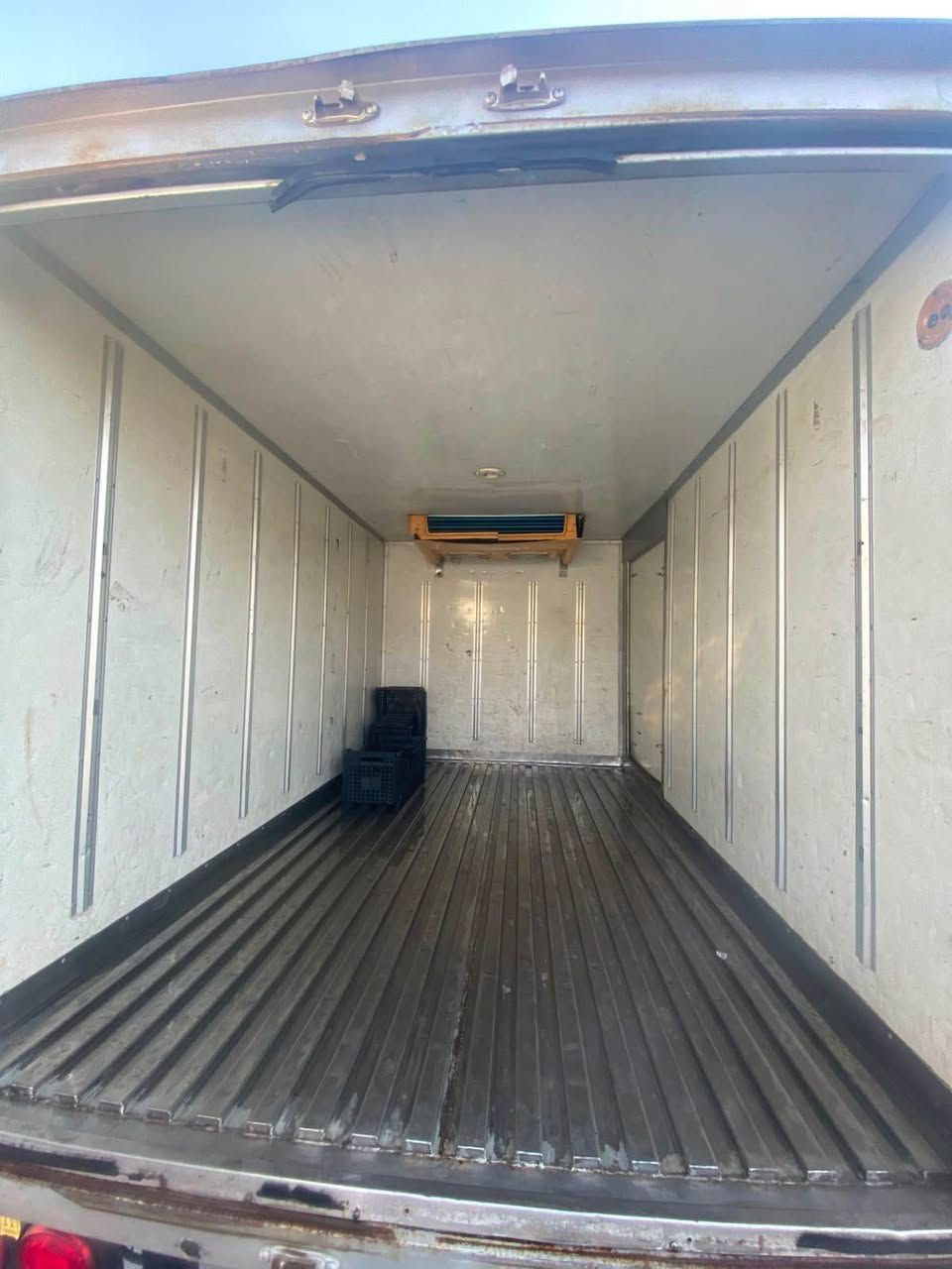 كيا بةراد ٢٠٠٧ مةجينة٣٠٠٠ سوپةر  عادي نيو دةرگا بي بؤياغ
رةقةمو سةنةوي و ژينگ ٢٠٢٩ 
شانسي بةشةرت
بةراد بيلادي بةشةرتي ناقسي
***********
شوين هةولير 
سعر (115) $و مجال Singapore
