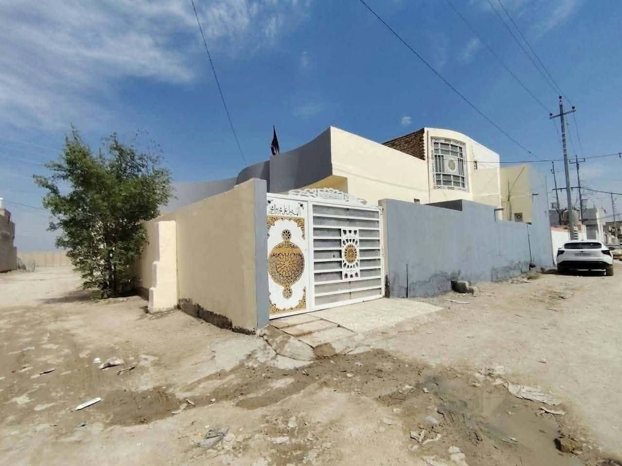 نجف شارع المطار • ٦٠٠م • ٥غرف