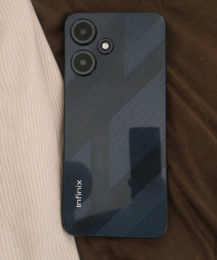 lnfinix Hot 30 Play 
بطارية سعتها 6000mAh
مستعمل قليل اي تصليح أو تبديل مابي سعر170 قابل للتفاوض 
مراسلة على رقم +964 776 174 8884