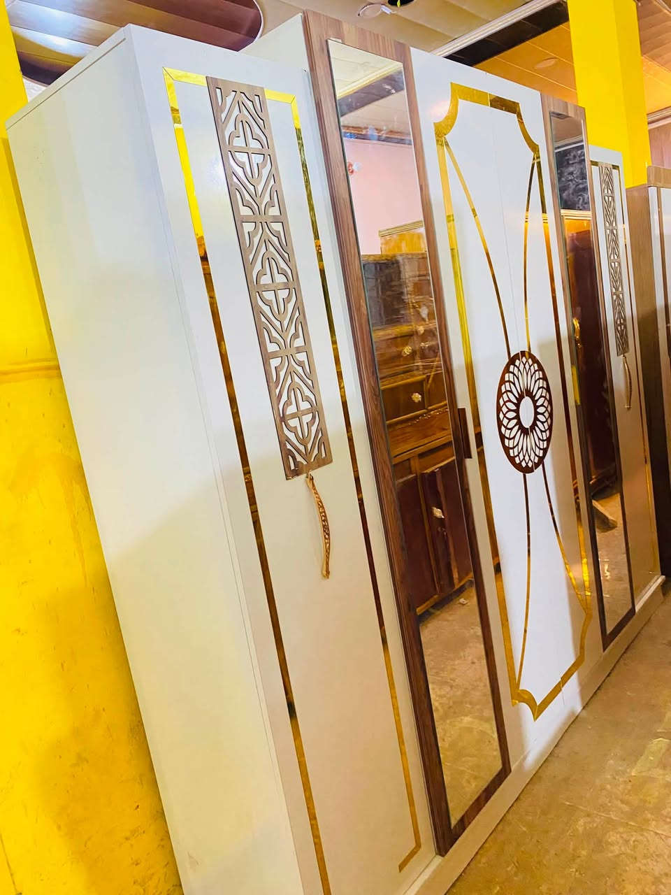 السلام عليكم كنتور تركي 6باب مستعمل اخو الجديد بسعر 250الف وبي مجال عنوان بعقوبة كاطون الرازي شارع المدارس مزاد ضي القمر استفسار خاص او الرقم ***********

