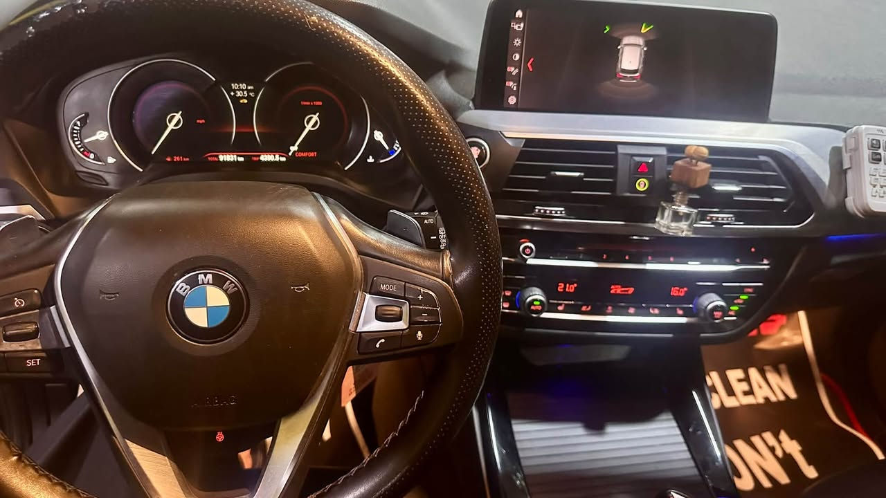 بي ام دبليو X3 x drive30i 2019
فول فول مواصفات 

مصدر السيارة : استيراد امريكا 
السعر 25000$

موديل: 2019

العداد : 91 الف

#ملاحظات: السيارة وارد امريكي،

بيها حادث بالجنطة الخلفية

واني صابغ البنيد لان جرد

السيارة رقم بغداد بأسمي مكاني السيدية 

***المواصفات 

محرك 2000 توين تيربو 

- فتحة بالسقف ( پانوراما)  

-مقاعد جلد لون اسود  

- مقاعد تدفئة 

- استيرن تدفئة 

- اضويه اماميه Adaptive LED

- كاميرة خلفية بدقة عالية 

- نظام النقطة العمياء

- فرملة ذاتية عند الاقتراب من الاجسام او الاشخاص 

او المركبات

- رادرات امامي خلفي

- نظام اطفاء السيارة في الاشارات 

- نظام Auto Hold

- انظمة قيادة متعددة ( SPORT + COMFORT+ ECO ) 

- مقاعد تحكم كهربائي +  وضعيات خزن 

- صندوق خلفي شفط  

- بصمة ابواب + بصمة تشغيل

- حساسات اصطفاف ( امامي + خلفي ) 

- شفتات على الاستيرن  ( شفتر ) 

- ⁠نظام داتا شو تعرض على جامة الاماميه 

- مانع انزلاق نظام التحكم بثبات السيارة على المنحدرات

- نظام i drive

- مكيف ( امامي + خلفي ) منفصل

- مفتاح سمارت على الابواب الاربعه 

- نظام  carplay

- نظام المساعدة على الركن بلاس مع عرض ثلاثي الأبعاد.

ا ISOFIX لتثبيت مقاعد الاطفال-

موبايل / *********** _واتساب

نص مكتوب في الصور:
- ٢٣ ن ٨٥٠٢ IR
- ٧:٤٠ م