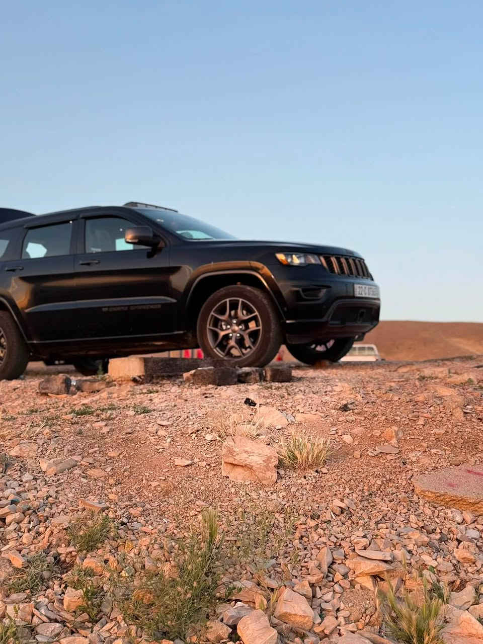 جيب موديل 21 نسخة ميلادية 
لمتد فول 1/1
سيارة جديدة بمعنى الكلمة ماشية 65 
موصفات 
فتحة سقف
صندوق كهرباء
رادارات 360 خللي اماني جانبي 
تدفى ستيرن وكشنات 
نقط عمياء
اربع انضمة قيادة
جلد 
كراسي 2 كهرباء
منفذ كهرباء
سبيرهة وعدتهة جديدة
مساعد منحدرات 
شاشة جبيرة ابل كار بلي

حادث السيارة جاملغ خلفي ومعدل 
بجم كبس ومكفولة 
السعر 26 وبيهة مجال قليل جدا 
***********
مكتني بغداد وبسمي السيارة
