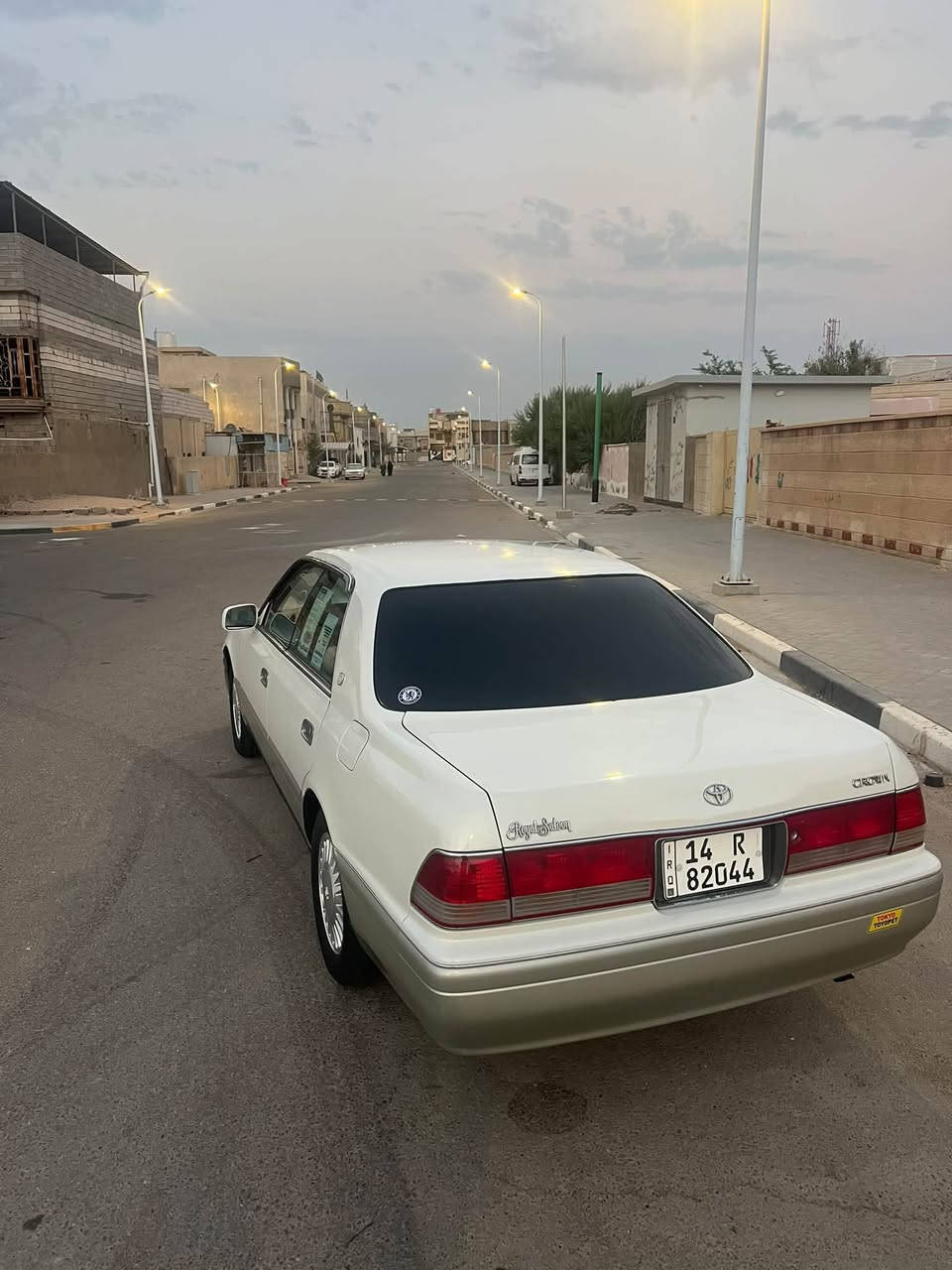 اللهم صلي على محمد وآل محمد
السلام عليكم 
راس الثور فلات موديل1999 
مكفولة كص ونقل جثة والضربة والعيب الشرعي 
مكينة vvt  كفالة وجديدة 
كير جديد وناعم 
ويلكب بلادي 
شاشة جبيرة ومضخمات للصوت 
رقم انكليزي بصرة14 
تحويل ثاني يوم 
سنوية لل2028 
السعر 105 وبيها مجال 
الرقم *********** 
العنوان البصرة. حي الخطوة
