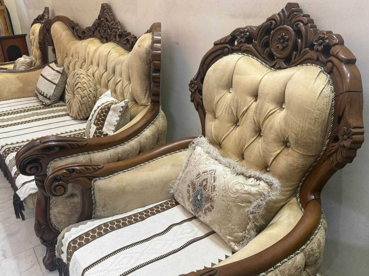 � للبيع — أثاث رئاسي فاخر 🔥

✨ 10 مقاعد رئاسي بحالة ممتازة جداً
🛋️ نظيف ومرتب — تخم أخو الجديد
💎 مناسب للمجالس، المكاتب، والاستراحات

💰 السعر: 2,500,000 دينار فقط

📞 للاستفسار والتواصل:
***********

⚡️ فرصة مميزة للجادين… والسعر قابل للتفاوض عند المعاينة
 الموقع : شارع فلسطين

