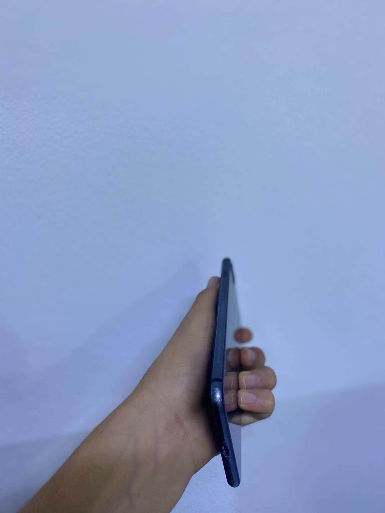 ايفون 8بلص
ذاكره 64
بطاريه 74 اصليه 
مستبدل شاشه فقط 
تك سيمكرت 
بصمه شغال طبيعي 
كامرات واضحه وتخبل 
سعر 90
رقم ***********
