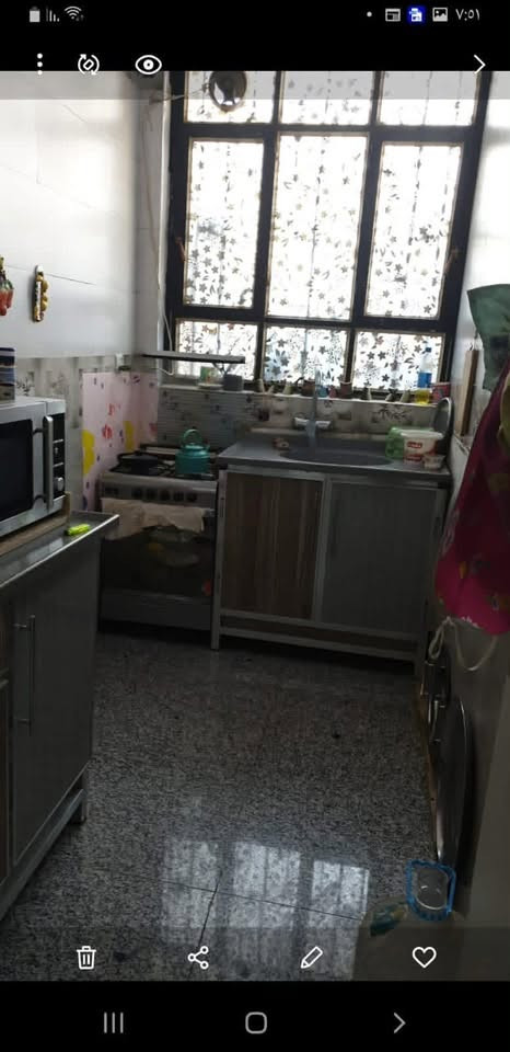 بيت ٢٠٠متر زراعي الصحفيين قرب مضيف السواعدكراج مع حمام خارجي، وحمام داخلي، وحمام فوق، صالة عدد٢،مطبخ حار وبارد، وغرفة نوم ‬الاستفسار الاتصال على الارقام ‭***********‬ طابو زراعي السعر 160
