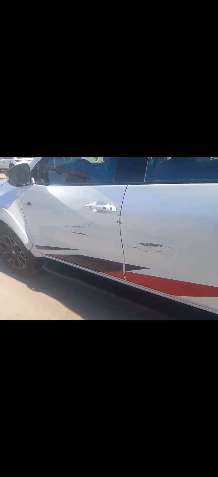 *🏆 للبيع - TOYOTA HILUX GR SPORT 2023 🏆*

السلام عليكم
تويوتا هايلوكس GR سبورت للبيع (كويتي) 

*✅ التفاصيل:*
- الموديل: 2023 GR SPORT (اعلى فئة)
- اللون: ابيض صدفي 
- المحرك: 2.8 توربو سوبر  (كاز)
- الممشى: [89071]
- الضرر: مثل ما موضح بالصورة
•. الرقم:  اربيل 22
*✅ المواصفات:*
ويل 18 GR اسود / حساسات / كاميرا خلفية / كامرة امامية/ مقاعد جلد / بصمات 2 / دخول ذكي / شاشة كبيرة / لايت زنون LED / نظام مانع انزلاق / شفتات ستيرن

*✅ السعر:* [37,000 دولار] وبيه مجال

*✅ العنوان:* [بغداد ابو غريب]
*✅ للاتصال:* *********** واتساب
--
