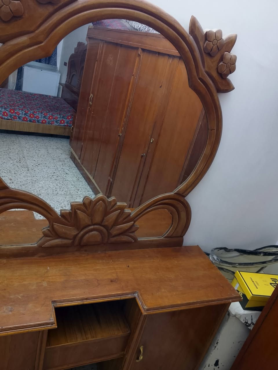 للبيع • ابي غريب • جنب سياج المطار