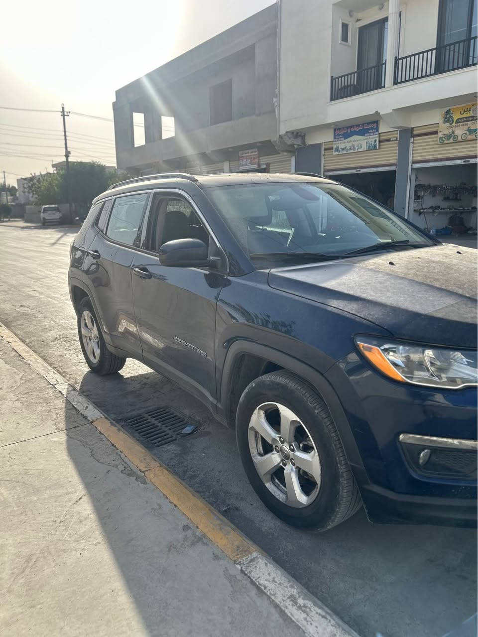 Jeep Compass 2018 latitude 

‎مواسەفات 
‎بەسمە
‎شەغال
‎دەبڵ ئەکسل 
‎دەرگا بەسمە 
‎برێک بەسمە 
‎ئۆتۆ ستارت ستۆپ 
‎تراکشن کۆنترۆڵ 
‎کامێرا 
‎بیلاد ناو رەش 
‎کوشن جلد 
‎تەحەکوماتی کامل سەر سوکان 
‎گێڕ تۆماتیک و عادی 
‎ئاوێنە هیتەر
چەندەها مواسەفاتی تر 

‎سەیارەکە دەعمی نیە
‎لەسەر شووخت چاملغی پێشەوەیو نیوەی دەرگای سایەق بۆیاغە  
ئێرباگی نەتەقیون 
‎سەیارەکە چوار تایەی لۆکی لە ژێرایە 
‎مەکینەی ٤ بستۆنی ٢.٤ ی مەرغوبە 
‎گێڕ و مەکینەی بە شەرت 
‎تەبرید و کارەباییات هەمووی بە شەرت 
‎تەقە و ڕەقەی نییە 
تەنها مەکینەی کراوەتەوە لەسەر بەنزینی خراپ بەس بە شەرت ئەیفرۆشم کە ئێستا مووشکیلەی نیە ٤ وەلفیمان گۆرین لە وەلفەکانی دابوون 

وەتس ئەپی لەسەرە
*********** رانية, السليمانية
