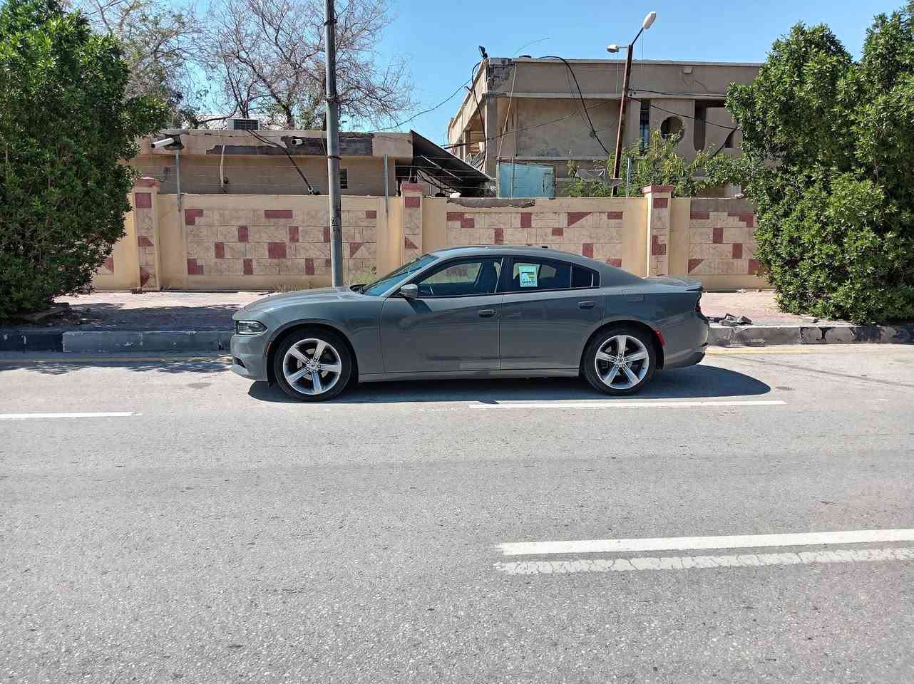 سلام عليكم ........جارجر موديل 2023. ....سعرها 105$....  مواصفاتها فول  جديدة احلى من صور ..حادثها بنيد فقط من دون دواخل ....سيارة ممرقمة منفيس كامل  للاتصال رقم تالي ***********

