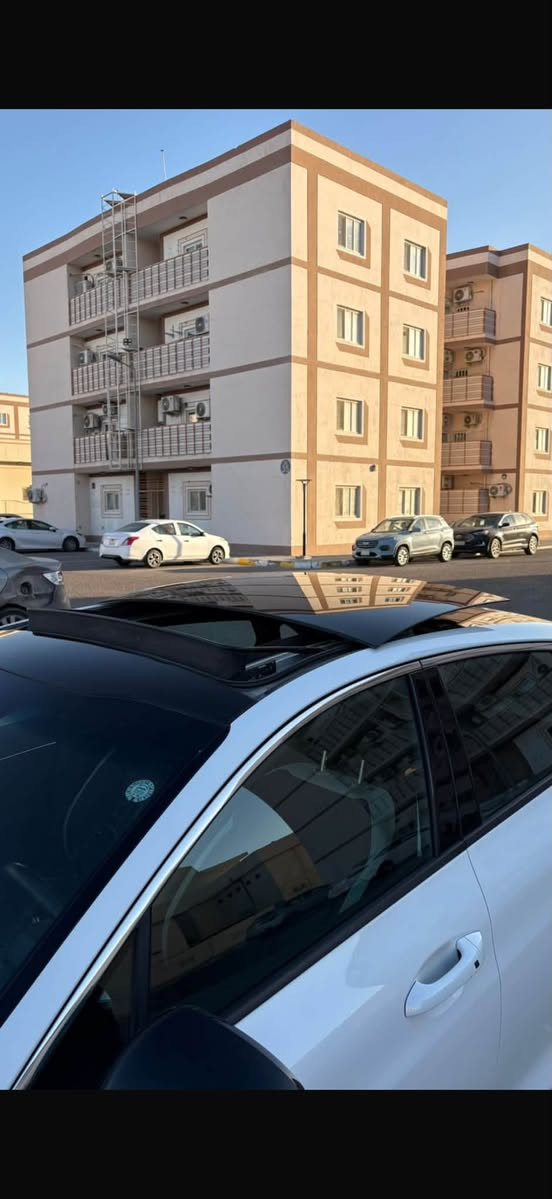 السلام عليكم 
K5 GT LINE 2025
فوول للاخير
سياره ستخدام شخصي ماشيه 25 الف 
حادثه بند وشويه من الجاملغ ربعه 
مبدلات اصليات ومصبوغات 
كفاله شاصي لغد كير مكينه. 
بدون يرباك 
مكينه 2500
كير ATM 8 نمر بلاد
فوول بانوراما
لد امامي خلفي
حساس امامي خلفي
سماعات بيتز 18 سماعه 
توني شادله طخم تاير كوري ب500 الف
كشنات جلد لونين 
تدفى كشن وستيرن 
رادارات 360  
رقم شمالي بأسمي تحويل وكاله تجيك ثاني يوم 
السعر 210  وبيه مجال وماكو هجي سعر 
سعر مال شهداء 
شراي تعال شوفها 
مكانه بصره القبله 
*********** 
والله يرزق الجميع

