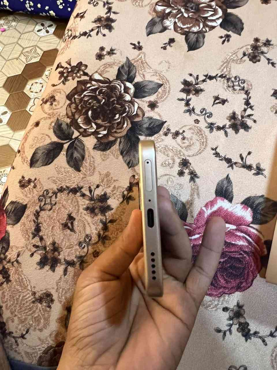 للبيع استخدام قليل بعده بل كارتونه سعر ٤٥٠ وبي مجال ***********
