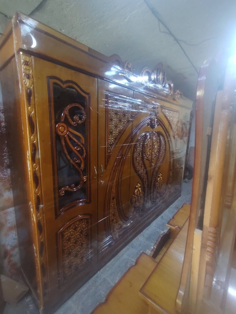 غرفه النوم للبيع بسعر مناسب ٦٥٠ ناصريه مركز ***********
