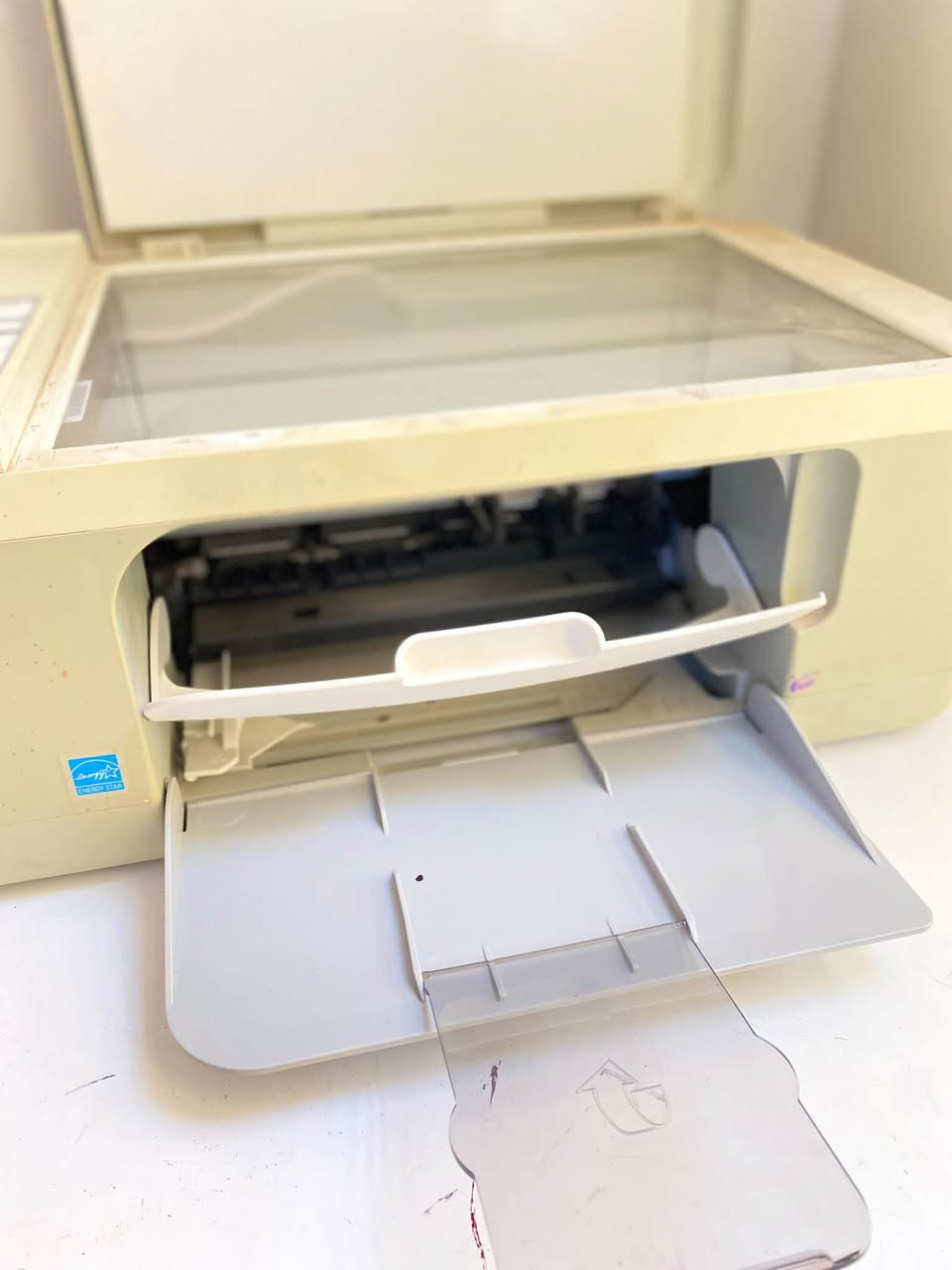 طابعه hp للبيع نقصها كيبل فقط السعر 45
وبيها مجال
