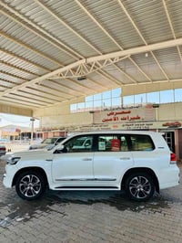 موديل ٢٠٢١ • V8 • جلد
