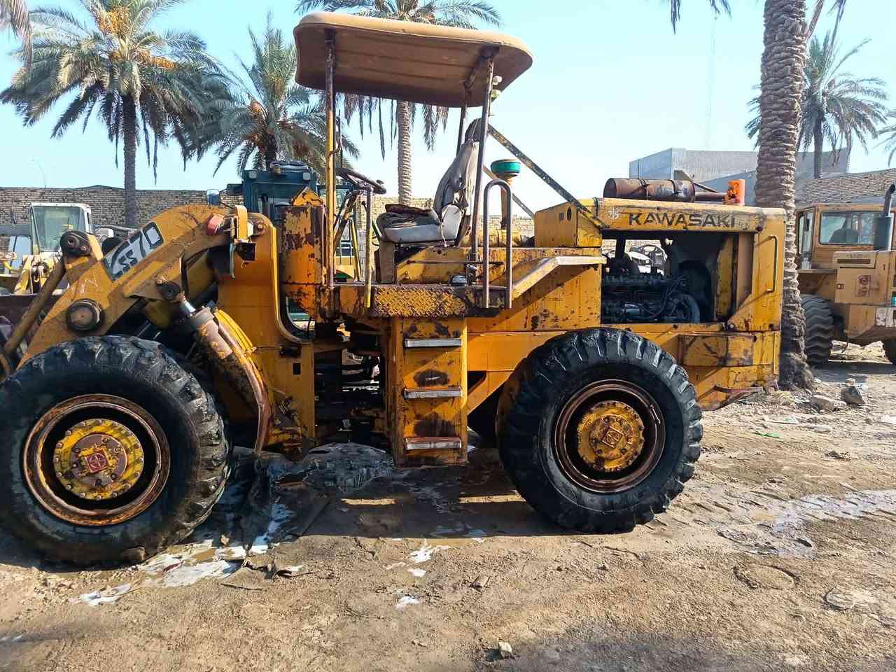 سلام عليكم للبيع شفل كاوسكي حجم 70 موديل 79 محرك بي مكينه جاهزه للعمل سعر 105 وبيه مجال رقم الهاتف ***********
