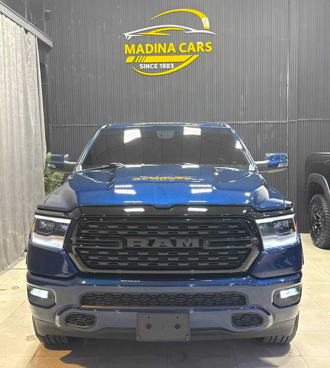 Dodge Ram 
2024 BigHorn
V8 - 5.7L - 4x2

بسمە 
شاشە
کامیرە 
باب طویل
بودی قصیر
رادار
ئوتو ستوب
ویل 18

71.000 mile
بدون صبغ
سعر 300

***********
***********
