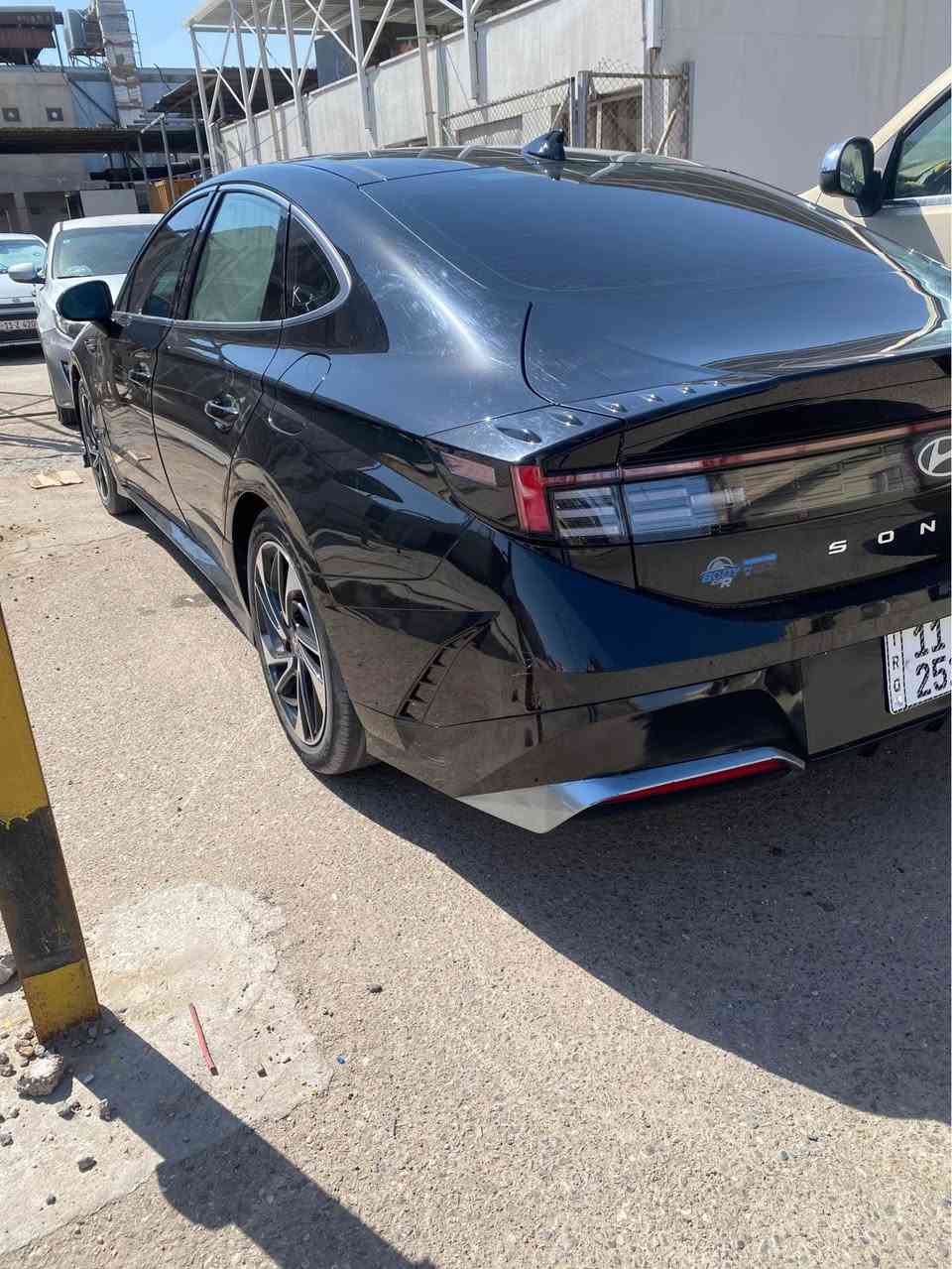 السلام عليكم 
سوناتا موديل 24 فول مصوصفات 
رقم بغداد شهداء وكاله 
ضرر مدكر ودعاميه  فقط وبيها بعد الملاحظات 
مذكور بالسونار 
مكان السيارة البصرة مطيحه
السعر 185 بيع او مراوس 
*********** البصرة, العراق
