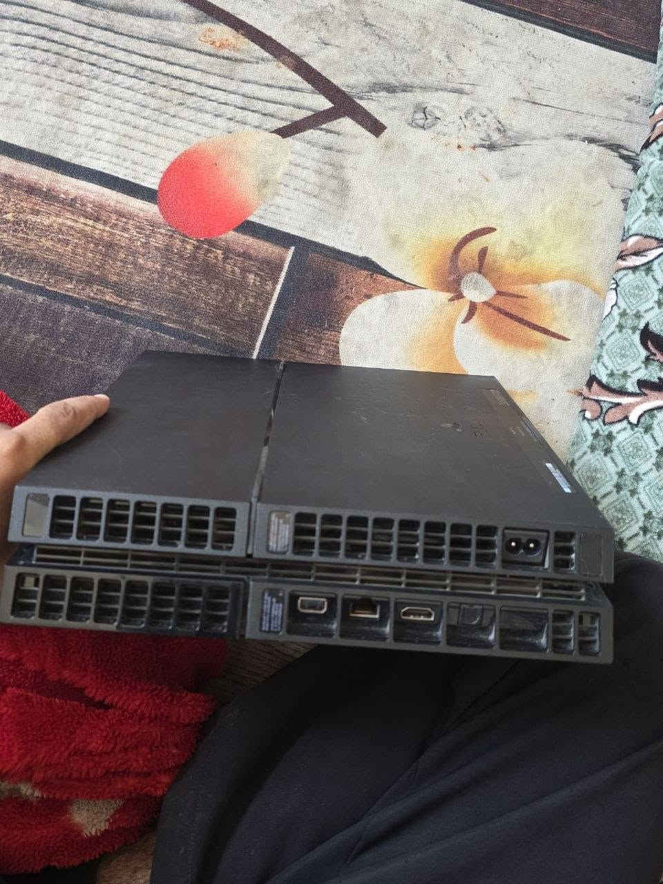 بلي فور 4 فات نضيف
لوك استيكر ✅
نص تيرا
يدات اثنين وحده اصليه وحده تجاريه ✅
اقراص اثنين جددد مامستعملات شي قليل
سعره معه اليو بي اس 245
من دون اليو بي اس 230
مكاني نجف الاشرف جسر الامام علي علوه الفحل
رقم الاستفسار ***********

