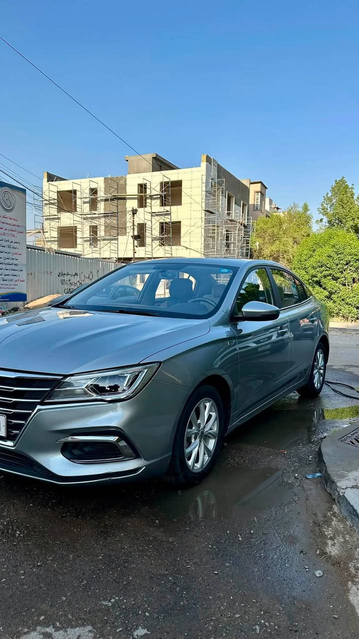 MG5 
موديل 2024 فئة الكومفورت تحكم ستيرن وشاشة كامرة خلفية وحساسات 
ماشية 58000 رقم بغداد باسمي هزة جديدة 
سونار مرفق مع الصور 
تبريدها ثلج ما شاء الله سيارة مال بيت ونظيفة جدا
مكاني المنصور 
                                                                        ***********
السعر 104 وبيها مجال بسيط حك الجية
