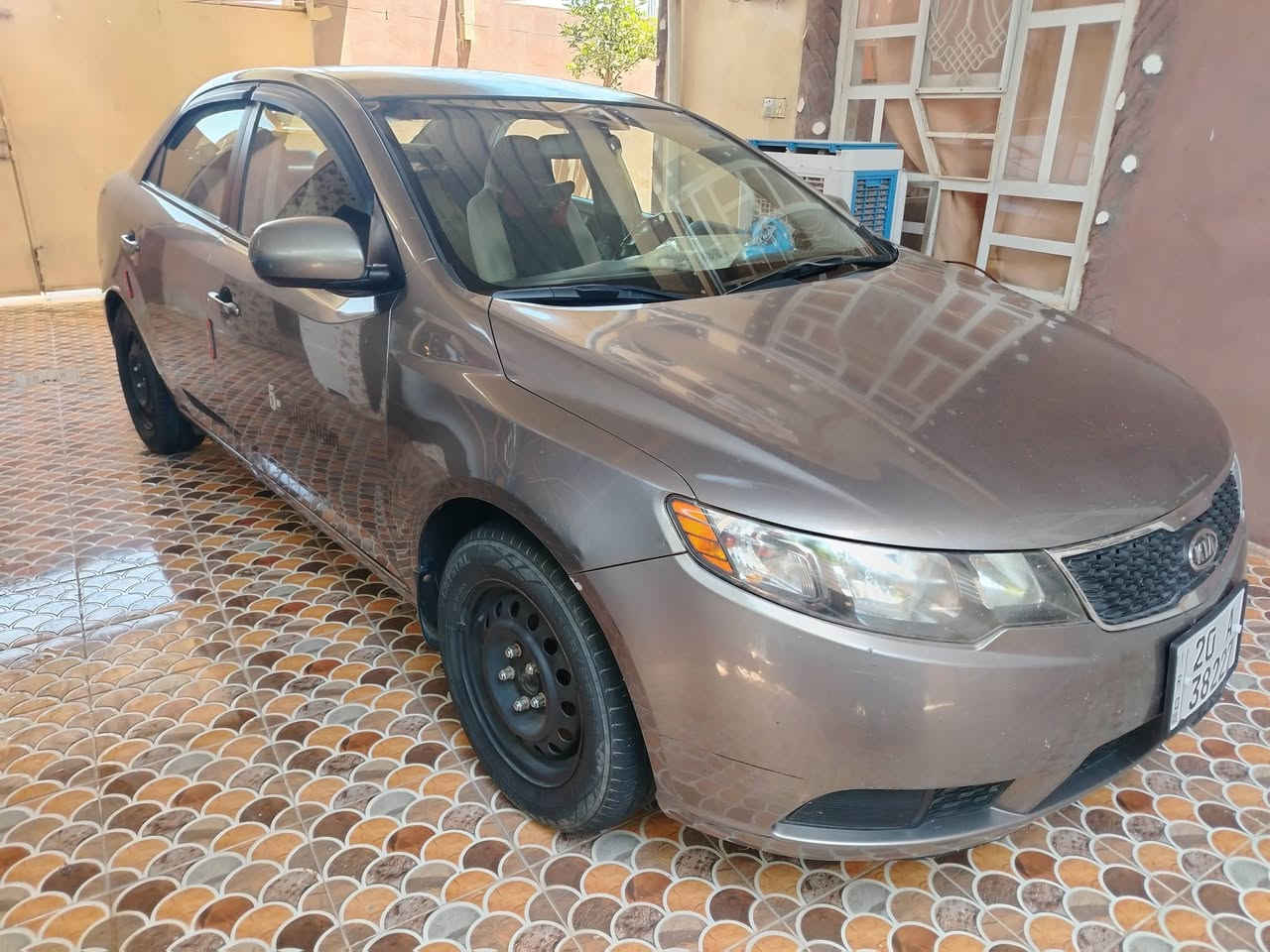 🚗 كيا فورتي 2013 - للبيع 🚗
​المواصفات والتفاصيل:
​الموديل: 2013
​اللون: نفطي مميز
​الورقيات: باسمي، الرقم والسنوية والهزة كلهن جدد جاهزة للتحويل
​التكييف: تدفئة وتبريد شغالين ❄️🔥
​الوضع العام: السيارة بحالة جيدة وجاهزة للاستخدام محرك 2000 دوش كير 6 نمر  بدون أي مصاريف.
​💵 السعر: 91 ورقة
📍 المكان: ديالى - دلي عباس
📞 للتواصل والاستفسار: ***********
