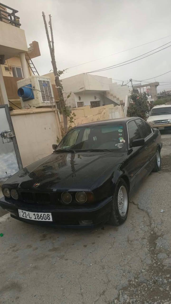 السلام عليكم
السياره للبيع 
موديل السياره 93
السياره 525 كبس كير عادي 
بيه جاملغ بس 
السياره خير من الله 
تبريد شغال 
السعر 55 أو بيه مجال 
للستفسار ازيد 
اتصل على هاذ الرقم
***********
