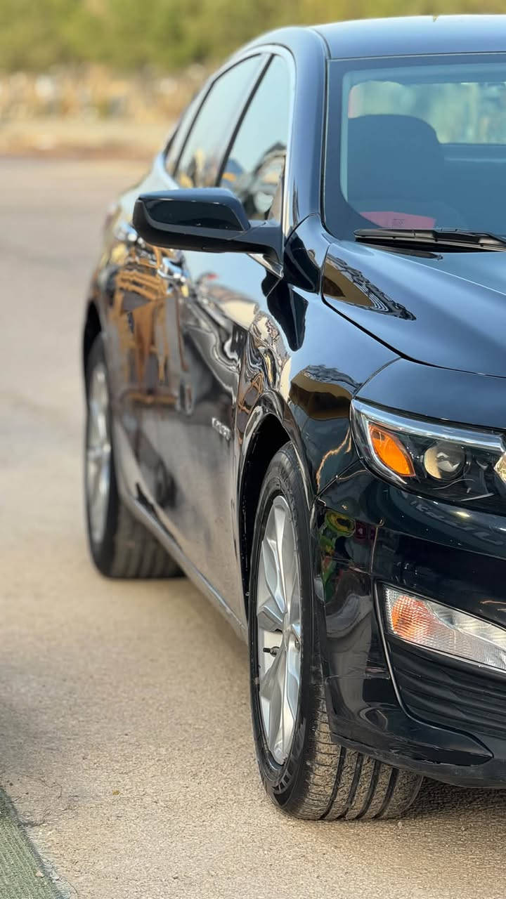 سلام عليكم  بيع مستعجل 

ماليبو 2019 LT موصفات الLT معروفه 

ثلاث قطع بيها جاملغين وباب بدون دواخل 

ماشيه 100 km

ب90 وبيها مجال

***********
