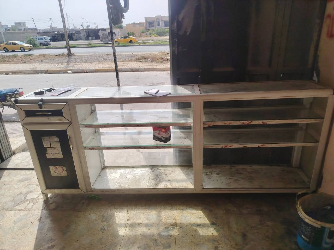 رف • بوفيه • قفل