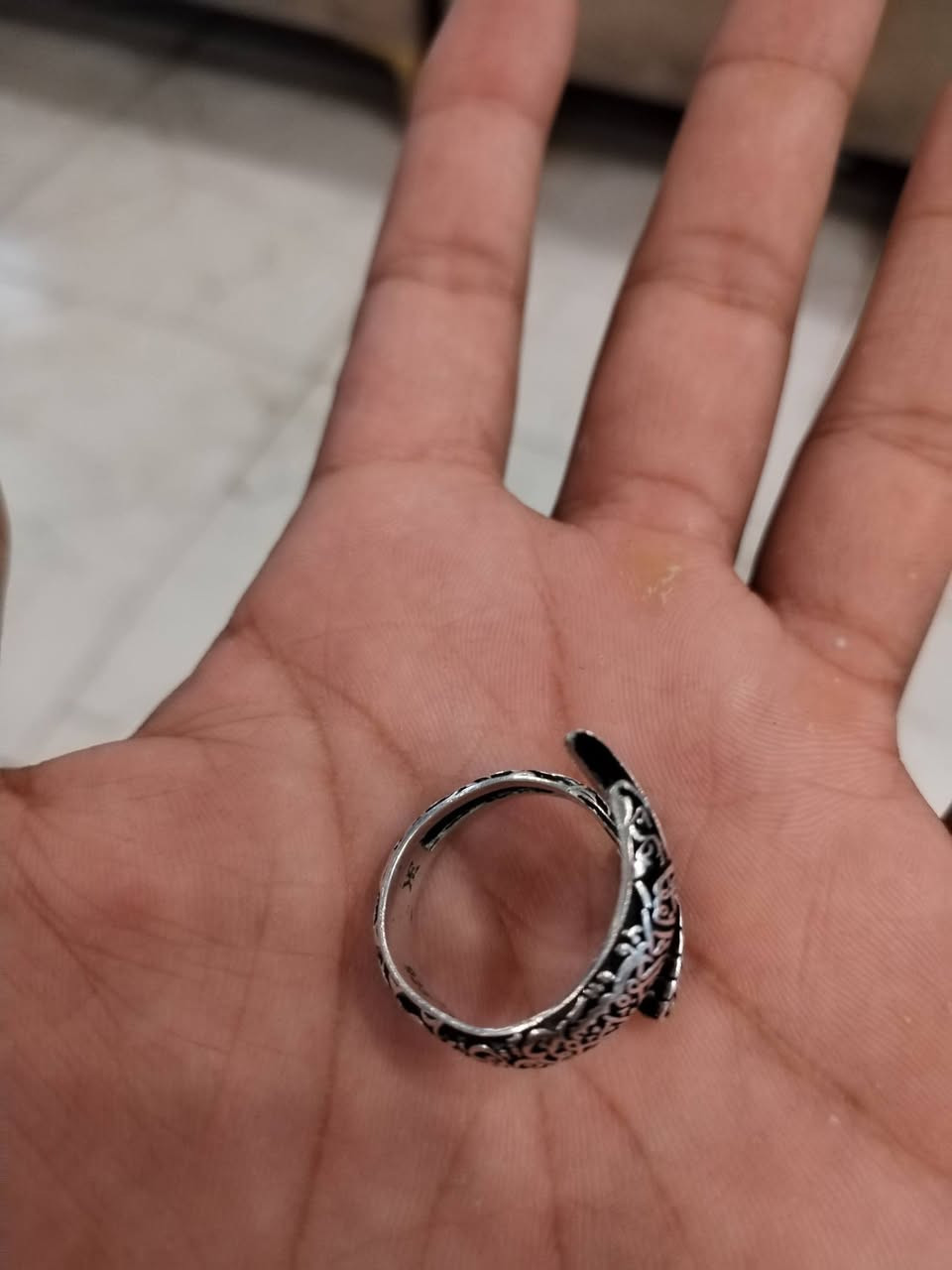 سلام عليكم خاتم فضه سعر 60 وبي مجال الاستفسار ***********
