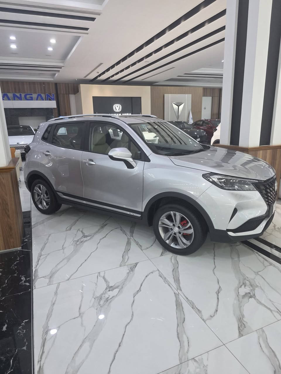 cs15 .سنة الطراز .2026
الاداء 

محرك 1500 تنفس طبيعي _ القوة الحصانية 105_العزم 145_ انظمة قيادة 2 نورمال+سبورت

المواصفات 

شاشة 10انج كار بلي واندرويد اوتو_فتحة بانوراما _ كامرة خلفية دوارة مع حساسات خلفية _تحكمات عن بعد بالنوافذ والمرآة ونافذة البانوراما _ تشغيل بصمة _تبريد قطعتين_تحكمات مقود _داخل جلد _نوع الاضواء الامامية Led

شركة لؤلؤة البخيت وكالة شانجان الحصري على سريع الدورة مجاور محطة وقود شواطئ دجله 

مستشار مبيعات شركة شانجان :حذيفة الشمري

للاستفسار :***********
