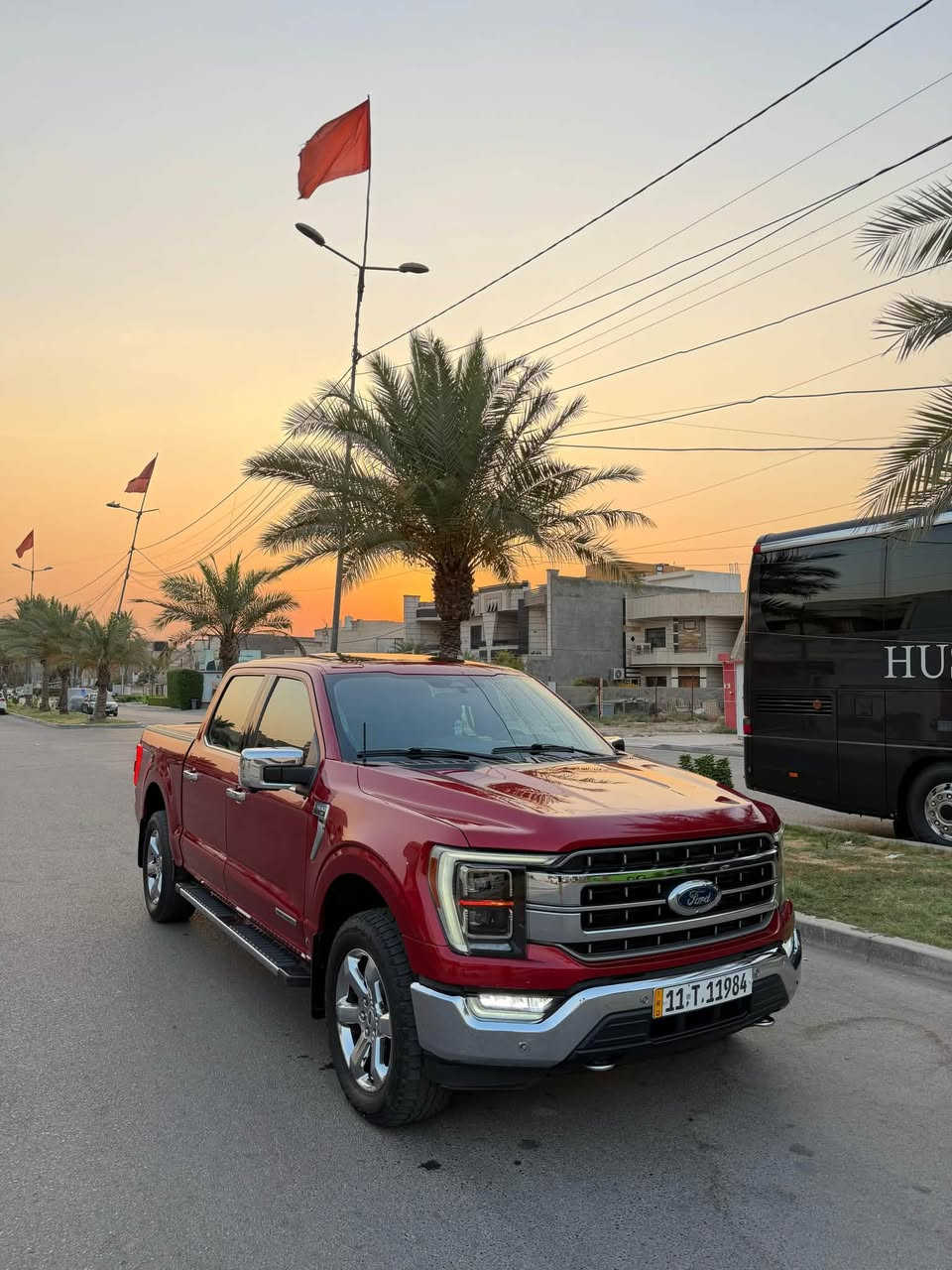 فورد F150 لمتد هايبرد 4*4
فول 1/1اعلى فئه 
اذا احجي موصفاته ما يخلصن هيه اعلى فئه لمتد 
صور حادث مرفقه 
سياره جديده وجاهزه مابيه اي نقص 
مكان سياره بغداد سيديه 
سعر 285 
***********

