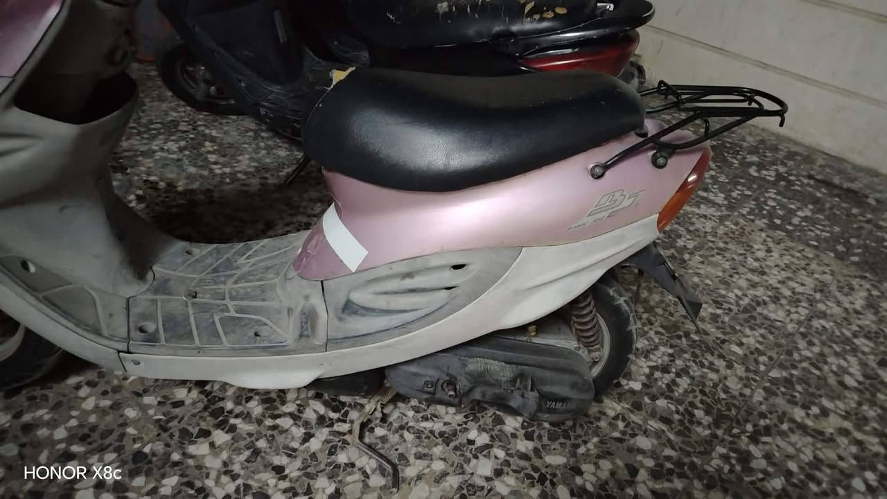 سلام عليكم دراجة بيجي كاملة سلف هندر كهربائيات كلهة شغالة محرك ما ممفتوح بلادي ناعم السعر 450بيه مجال دراجة لوك اخت جديده نكره بكل وقت المكان بغداد الخطيب الدولعي الرقم ***********

نص مكتوب في الصور:
- HONOR X8c