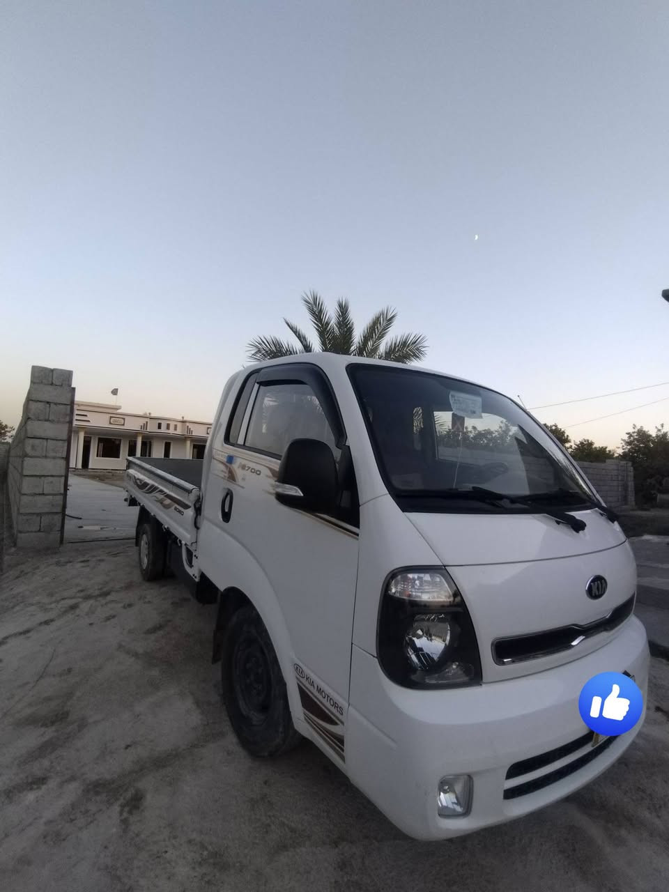 السلام عليكم البيع موديل 2020 رقم بغداد الشكل القديم مكفوله كفاله عامه من الشخط ول صبق ول تبديل سياره جديد نضافه فول مكفوله كير شاصي اكسن مكفوله سياره كامله الف ما تصرف عليه السعر ب 125 الرقم ***********
