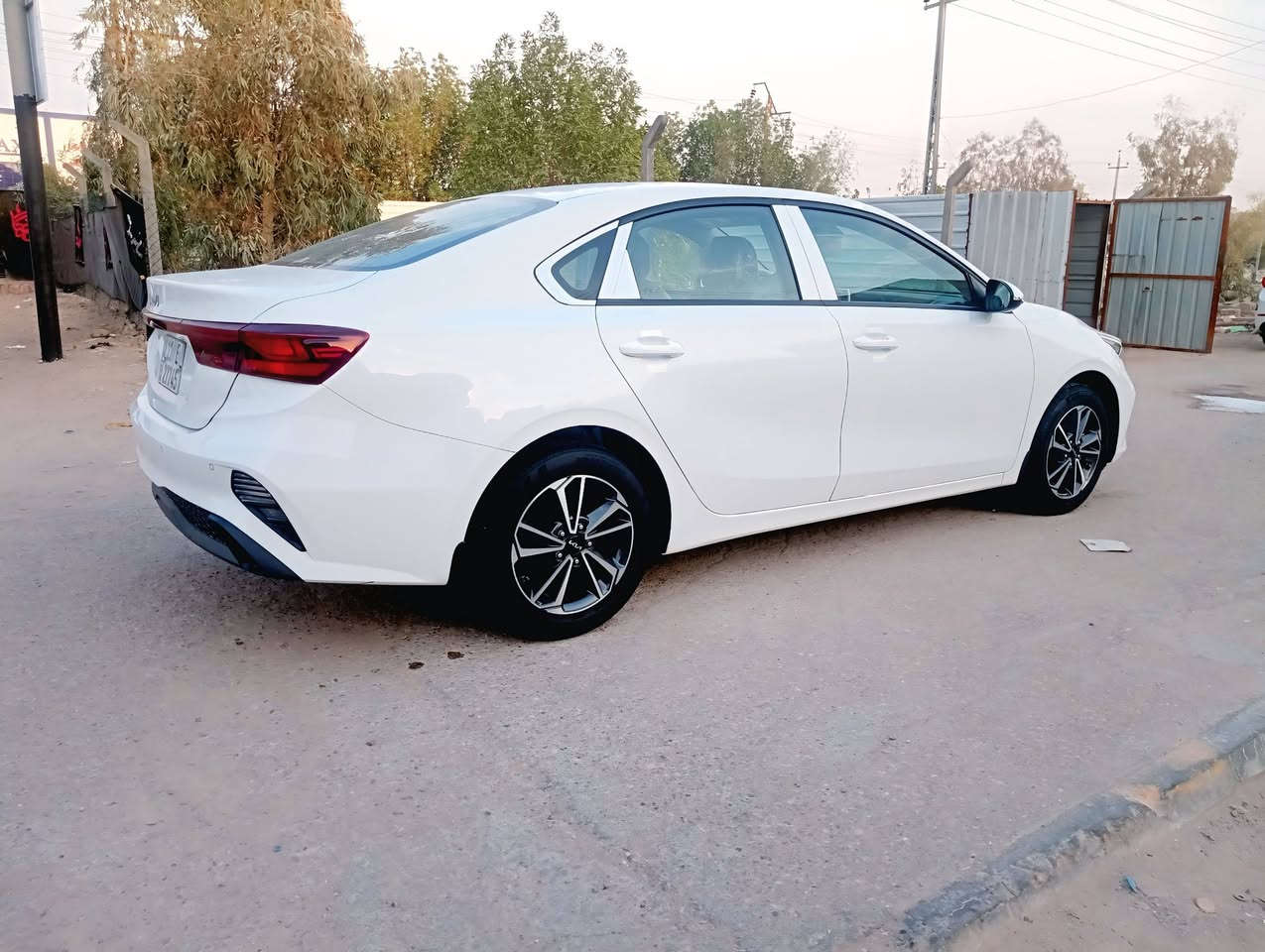 كيه سيراتو مديل 2024
ماشيه 35 الف حقيقي على وضع الشركه 
مكينه 2000 دوش المرغوب 
رقم بغداد الدولي الجديد جاهزه مجهزه بسمي شخصين مداور ثاني يوم 
سياره نص فول مؤاصفات عاديه بدون فتحه دواخل اسود 
توني شادلها ويل كب سياره على وضع الزيرو لا متعوبه لا مشتغله تكسي تجي وتشوف بعينك 

مكان ناصريه مركز 

الاستفسار ((( *********** ))) 
               ((( *********** )))
