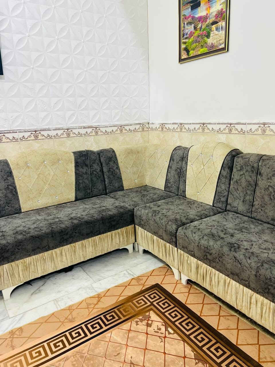 السلام عليكم من رخصه مدير الكروب غراض بيت للبيع نظافه فول للأستفسار الاتصال على الرقم *********** والخاص مفتوح

