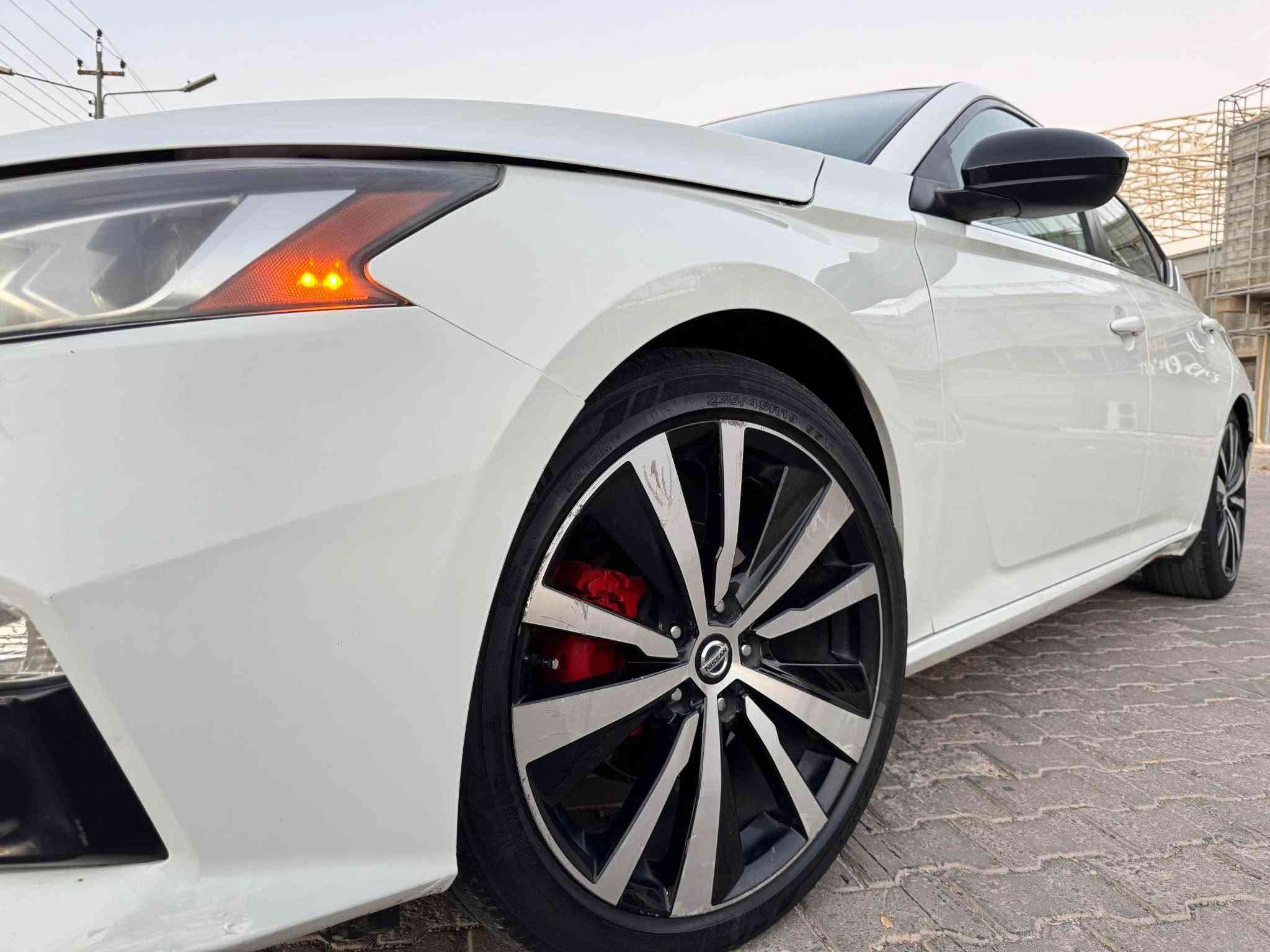السلام عليكم 
نيسان التيما 2020 مواصفات SR 
#سعر 144 وبي مجال 

1N4BL4CV2LC225494

( رجاءآ الى مايعجبه ومو شراي  ينورنه بسكوته لا يعلق لا يتصل ) 
والشراي يجي يشوف السياره وميكون خاطره الا طيب 
رقم سليمانيه دولي جديد ، هزه وبراد وسنويه الى 2031 
#الضرر فقط جامرلغ جهه السكن مبدل بلادي بدووون دواخل بدوون ايرباك 
#بجم_كبس✔️
وباقي الملاحظات مذكور بالسونار 
#المواصفات 
_بصمه تشغيل +ابواب+ صندوق
_ويل كروم حجم 19 بلادي 
_ تشغيل عن بعد 
_تحكمات استيرن 
_شفتات بلاستيرن 
_كشنات كامل جلد +كشن السايق كهرباء
_شاشه حجم وسط لمس 
_رادارات + حساسات جانبيه 
_تنبيه الخروج من المسار 
_مثبت سرعه 
_عدسات زينون بلادي 
#ماشي 71 الف ميل 
السياره نظيفه ومسويله ادامه دهن محرك وهايدروليك الگير مبدل بوقته 
#مكان السياره #ديالى_قضاء_خانقين 
للاستفسار / *********** ☎️ خناقين, ديالى
