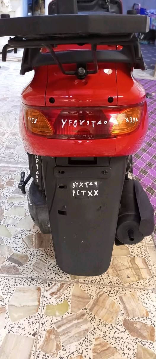 فراشه للبيع دراجه نظيفه وحلوه وبعدها نظيفه كهربائيات كلها شغاله نقره سلف ماكينه ما مفت السعر السعر 350 مكاني بالنجف 
***********
