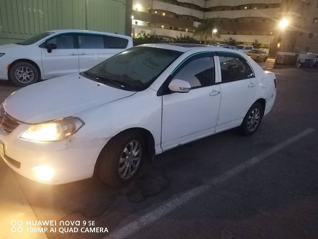 السلام عليكم BYD  G3 2013 سيارة جهازة تدفئه تبريد خيرمن الله كير اوتماتيك ومكينه تحكم استيرن تخم تاير 
بيه تبديل جاملغ فقط السيارة بسمي تحويل ثاني يوم رقم بغداد انكليزي السعر 48 رقم الهاتف *********** بغداد بسمايه او شارع فلسطين،(

نص مكتوب في الصور:
- HUAWEI nova 9 SE
- 108MP AI QUAD CAMERA
- OO HUAWEI nova 9 SE OO 108MP. AI QUAD CAMERA