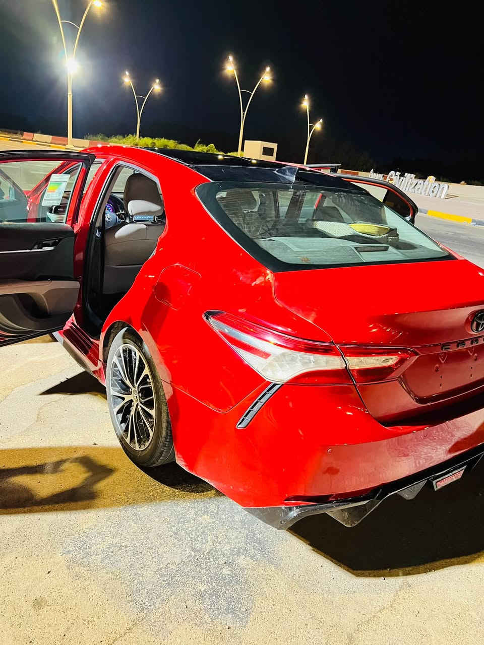 سلام عليكم
كامري 2020 XLE  رقمه  سليمانيه 
حادثه من امريكا جاملغ وباب والقبق الصندوق جاملغ ثاني بارد بي صار حادث داخل العراق 
كير محرك شرط 
سياره سبورت
تشغيل عن بعد 
تشغيل بصمه 
تايرات نضيفه 
السعر 150. وبيه مجال بصيط 
***********
اتصال وتساب مفتوح
